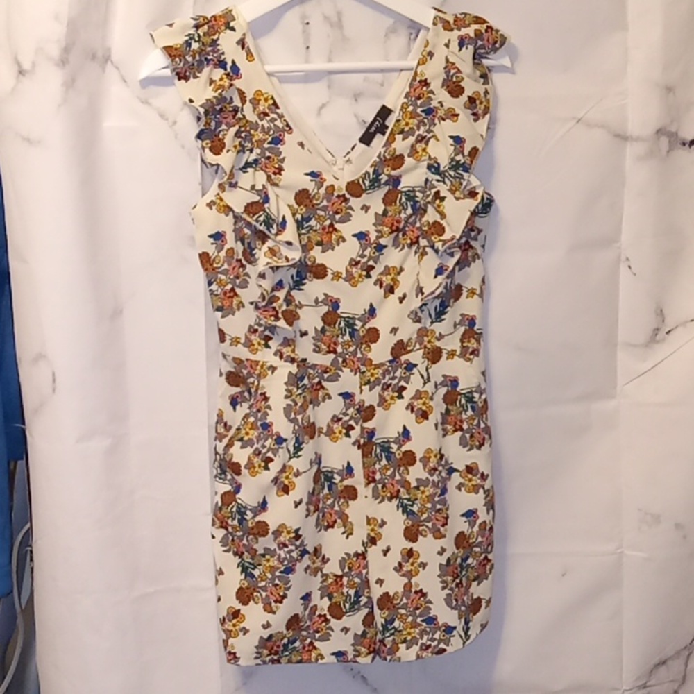very J floral Romper small 🩵🩵🩵🩵